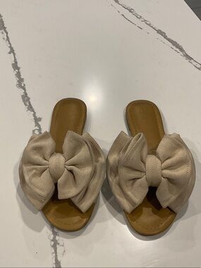 Gianni Bini Beige Bow Slide Mules